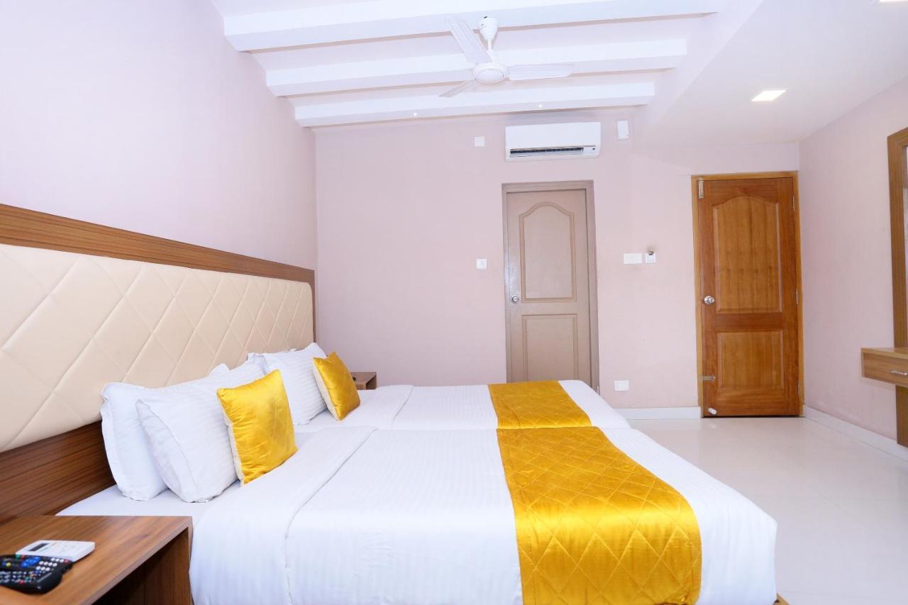 Oyo Flagship 25093 Hotel Thamam Kochi Exterior foto