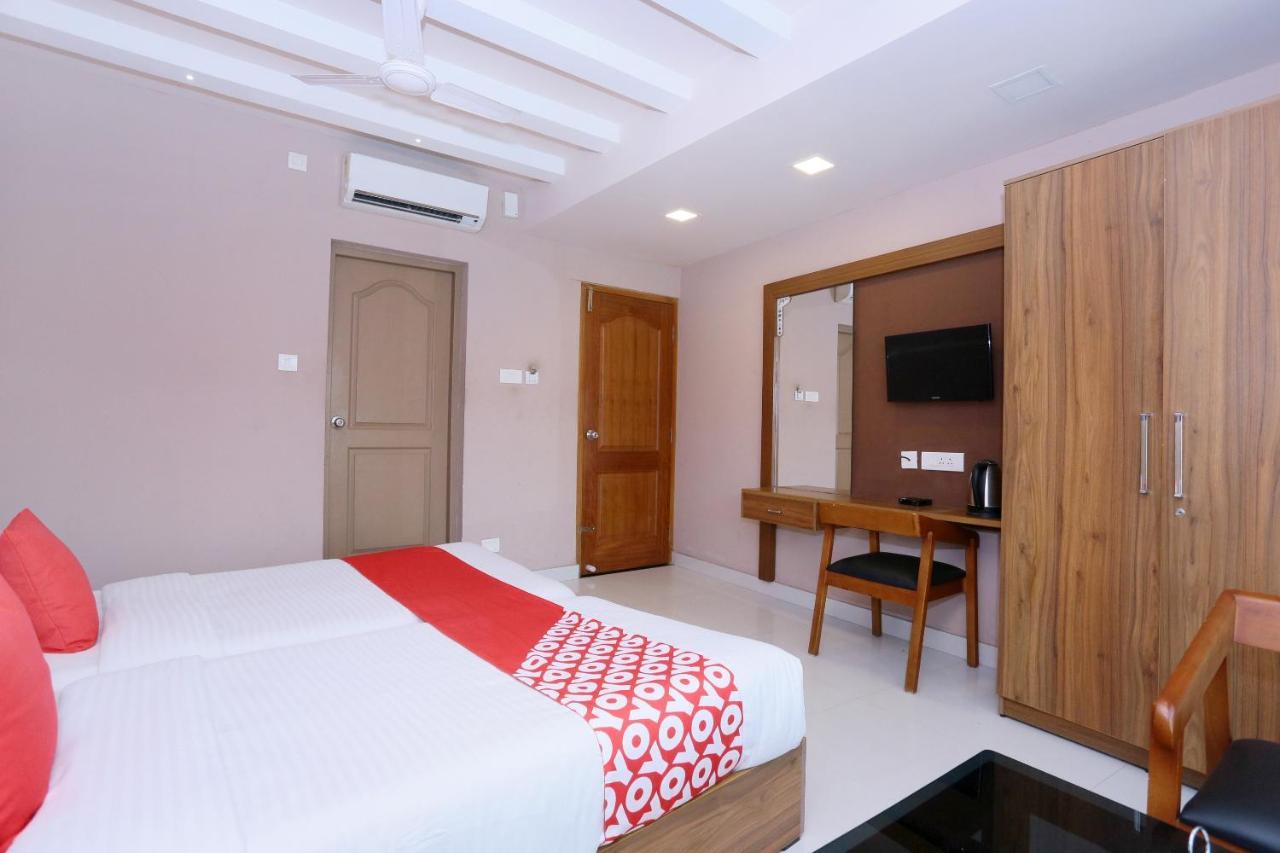 Oyo Flagship 25093 Hotel Thamam Kochi Exterior foto