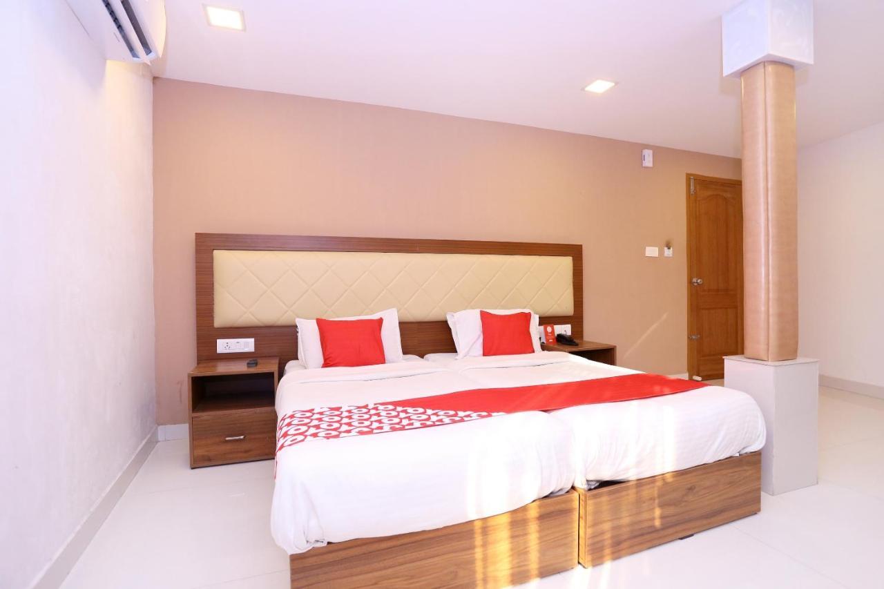Oyo Flagship 25093 Hotel Thamam Kochi Exterior foto