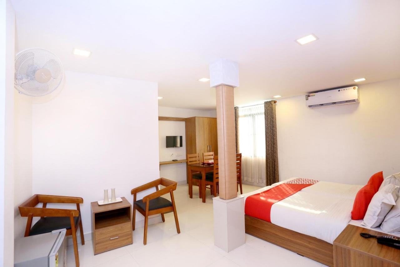 Oyo Flagship 25093 Hotel Thamam Kochi Exterior foto